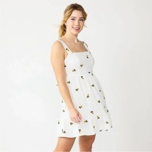 Rewind  White with embroidery sunflowers‎ 100% Cotton